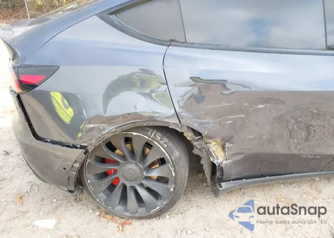 2021 Tesla Model Y Performance Dual Motor All-Wheel Drive z USA, uszkodzony, nr VIN 5YJYGDEFXMF267964